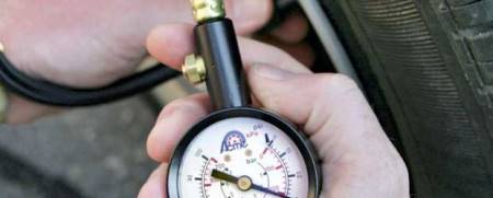 checking-pressure autocamper